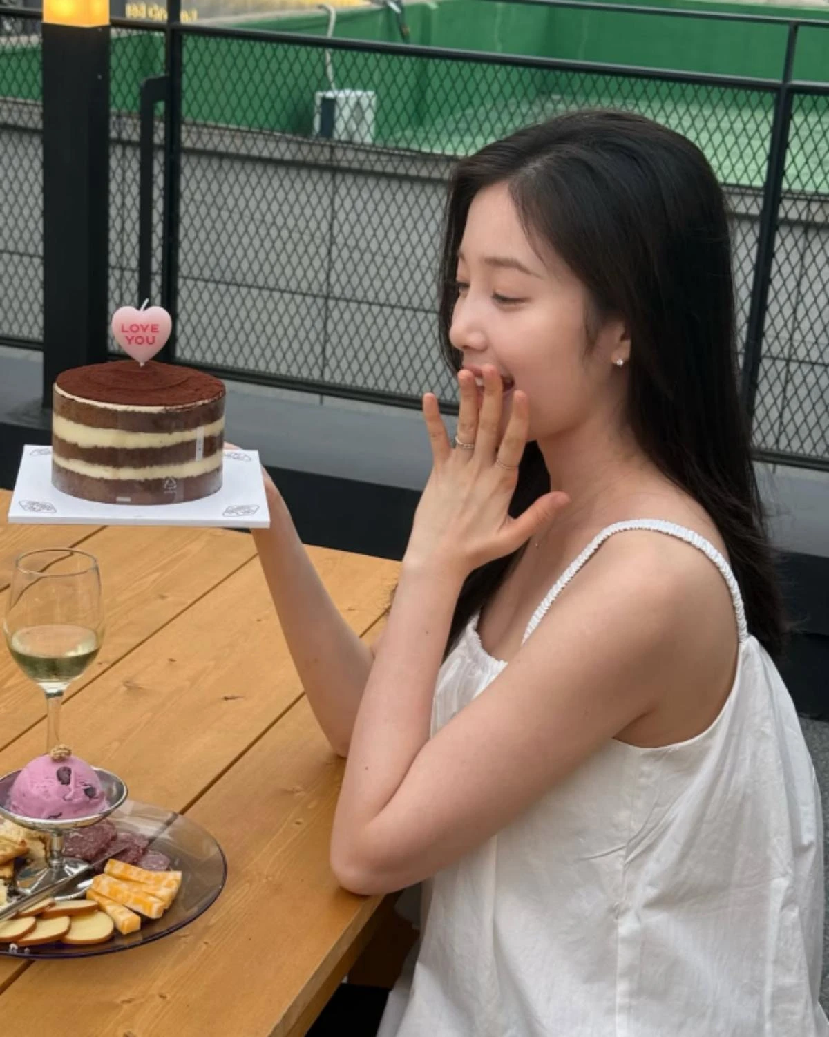 사진 = 윤채경 인스타그램