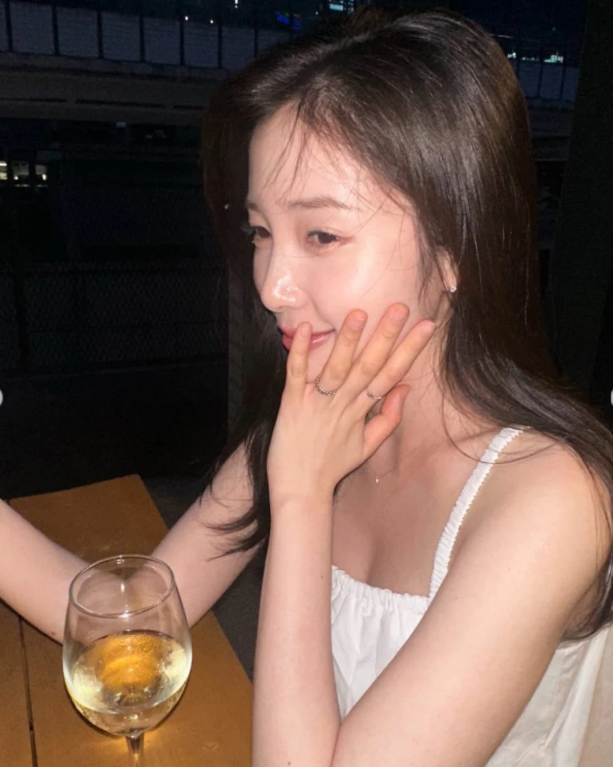 사진 = 윤채경 인스타그램