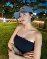 '임신설' 홍진영, 선 넘은 노출? 진짜 벗었다…논란 잠재운 몸매