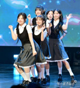 '중소돌' 리센느 활동명, 상표권 출원 이제서야 했다...누리꾼 "안 뺏긴게 다행" [엑's 이슈]