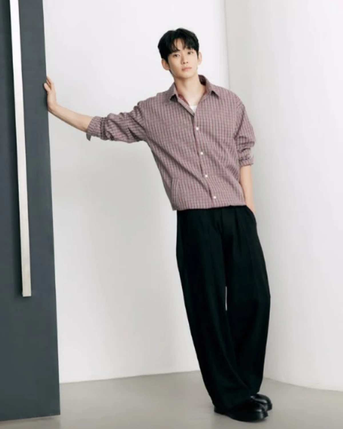 김수현, 광고 촬영으로 활동 재개