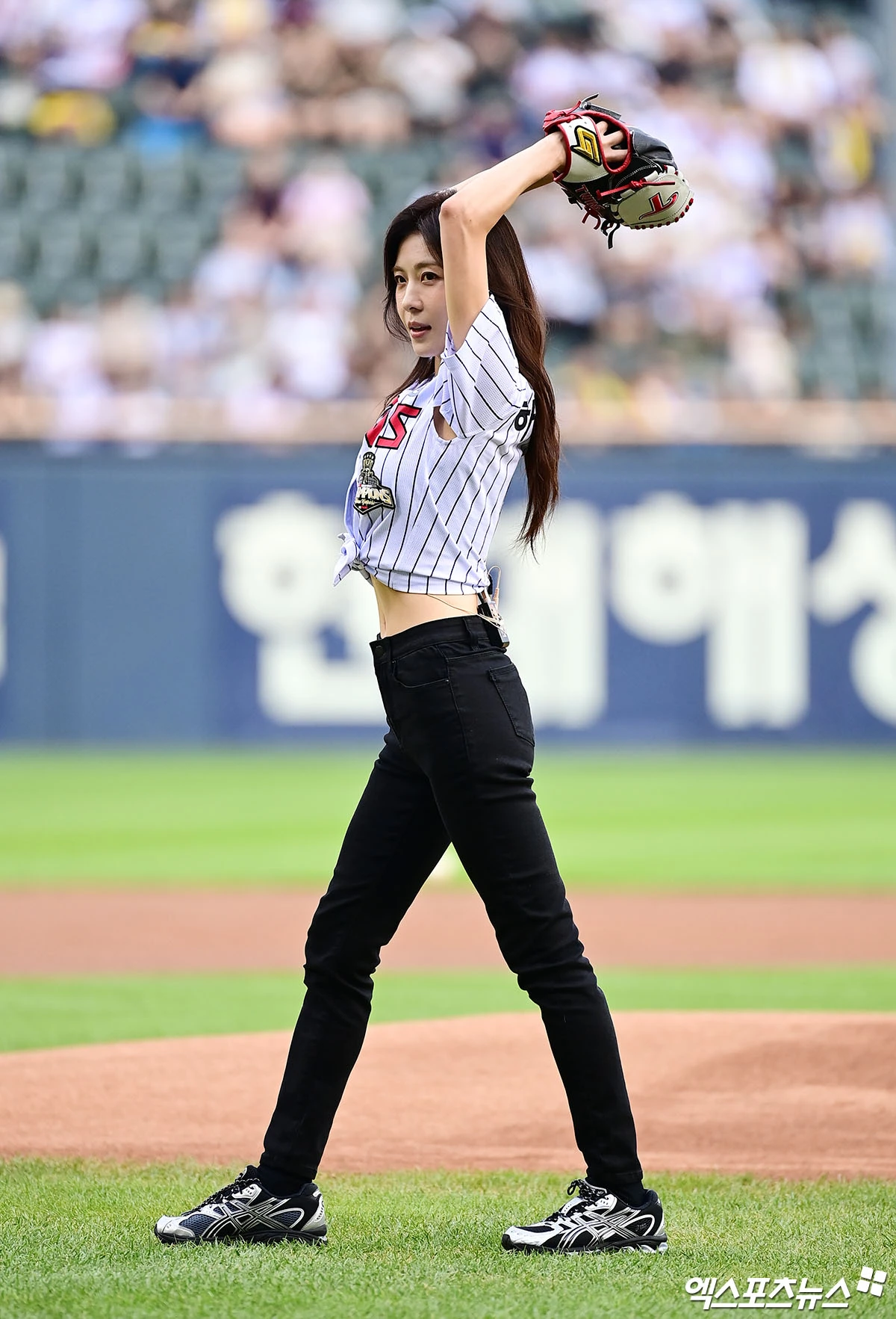 늘씬한 개미 허리