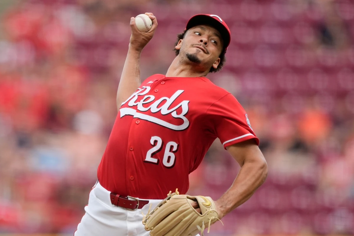 미국 메이저리그(MLB) 공식 홈페이지 MLB.com에 따르면 신시내티 레즈가 17일(한국시간) 팀의 에이스 체이스 번스와 7년 총액 1억500만 달러(약 1556억원) 규모의 계약에 합의했다. 번스의 계약은 구단 역사상 투수 최고액 타이기록이다. 앞서 2014년 호머 베일리가 6년 1억500만 달러 계약을 체결한 바 있다. 연합뉴스