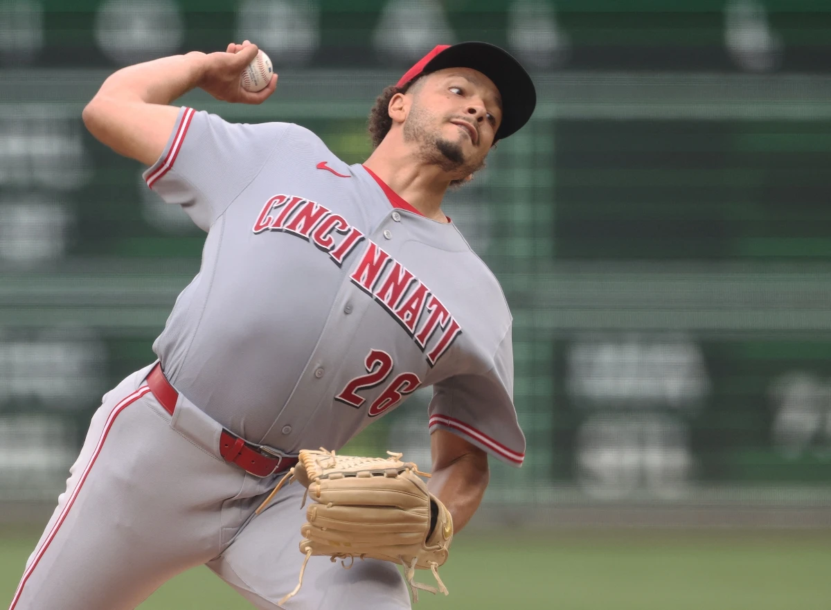 미국 메이저리그(MLB) 공식 홈페이지 MLB.com에 따르면 신시내티 레즈가 17일(한국시간) 팀의 에이스 체이스 번스와 7년 총액 1억500만 달러(약 1556억원) 규모의 계약에 합의했다. 번스의 계약은 구단 역사상 투수 최고액 타이기록이다. 앞서 2014년 호머 베일리가 6년 1억500만 달러 계약을 체결한 바 있다. 연합뉴스