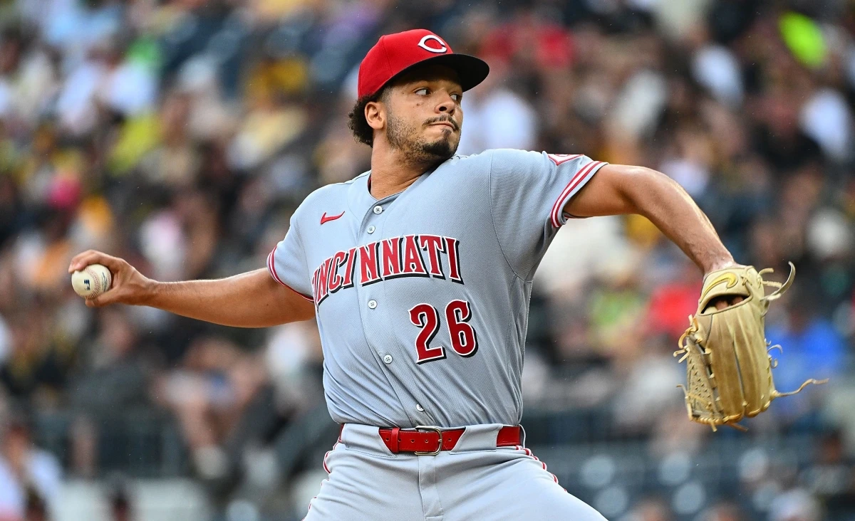 미국 메이저리그(MLB) 공식 홈페이지 MLB.com에 따르면 신시내티 레즈가 17일(한국시간) 팀의 에이스 체이스 번스와 7년 총액 1억500만 달러(약 1556억원) 규모의 계약에 합의했다. 번스의 계약은 구단 역사상 투수 최고액 타이기록이다. 앞서 2014년 호머 베일리가 6년 1억500만 달러 계약을 체결한 바 있다. 연합뉴스