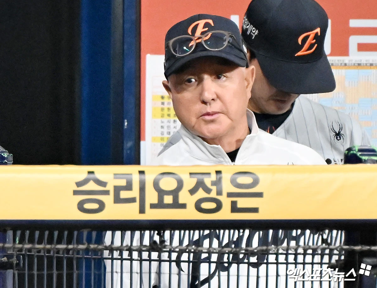 14일 오후 서울 구로구 고척스카이돔에서 열린 '2026 신한 SOL Bank KBO리그' 한화 이글스와 키움 히어로즈의 경기, 한화 김경문 감독이 경기를 지켜보고 있다. 엑스포츠뉴스 DB