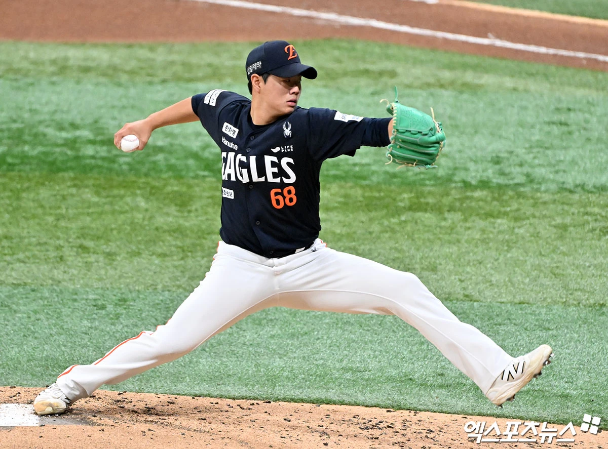 13일 오후 서울 구로구 고척스카이돔에서 열린 '2026 신한 SOL Bank KBO리그' 한화 이글스와 키움 히어로즈의 경기, 3회말 한화 박준영이 공을 힘차게 던지고 있다. 엑스포츠뉴스 DB