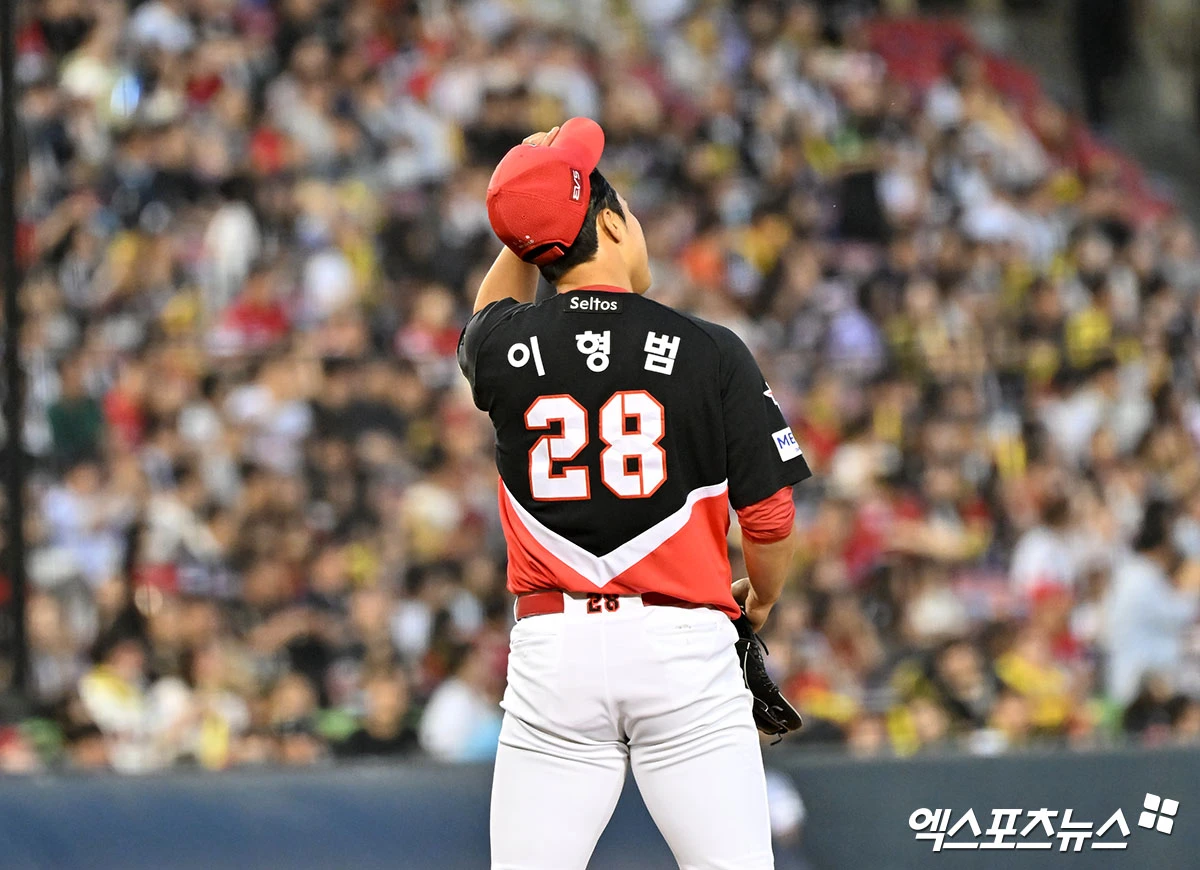 한화 이글스와 KIA 타이거즈가 23일 광주-KIA챔피언스필드에서 열린 2026 신한 SOL KBO리그 정규시즌 팀 간 12차전이 마무리된 이후 1대1 트레이드를 단행했다. 한화 내야수 하주석이 KIA로 향하고 KIA 투수 이형범이 한화 유니폼을 입는다. 하주석은 지난 2012년 한화에 입단한 뒤 15년 가까운 원클럽 생활을 마치고 광주에서 새 야구인생을 설계하게 됐다. 이형범도 2012년 NC 다이노스에 입단한 뒤 두산, KIA를 거쳐 한화에서 다시 출발하게 됐다. 엑스포츠뉴스 DB