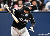 '타격 1위' 최원준이 선발 라인업서 사라졌다…파울타구 직격→발뒤꿈치 통증, 그래도 '천만다행' 교체 출전 가능 [부산 현장] 
