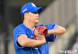 김태훈 ‘사구 후 얼음’[포토]