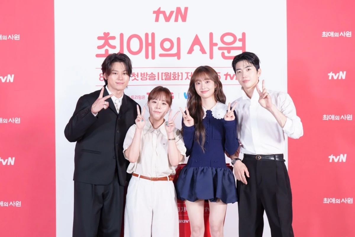 '최애의 사원' 차우민-박지현 감독-김혜준-강훈.