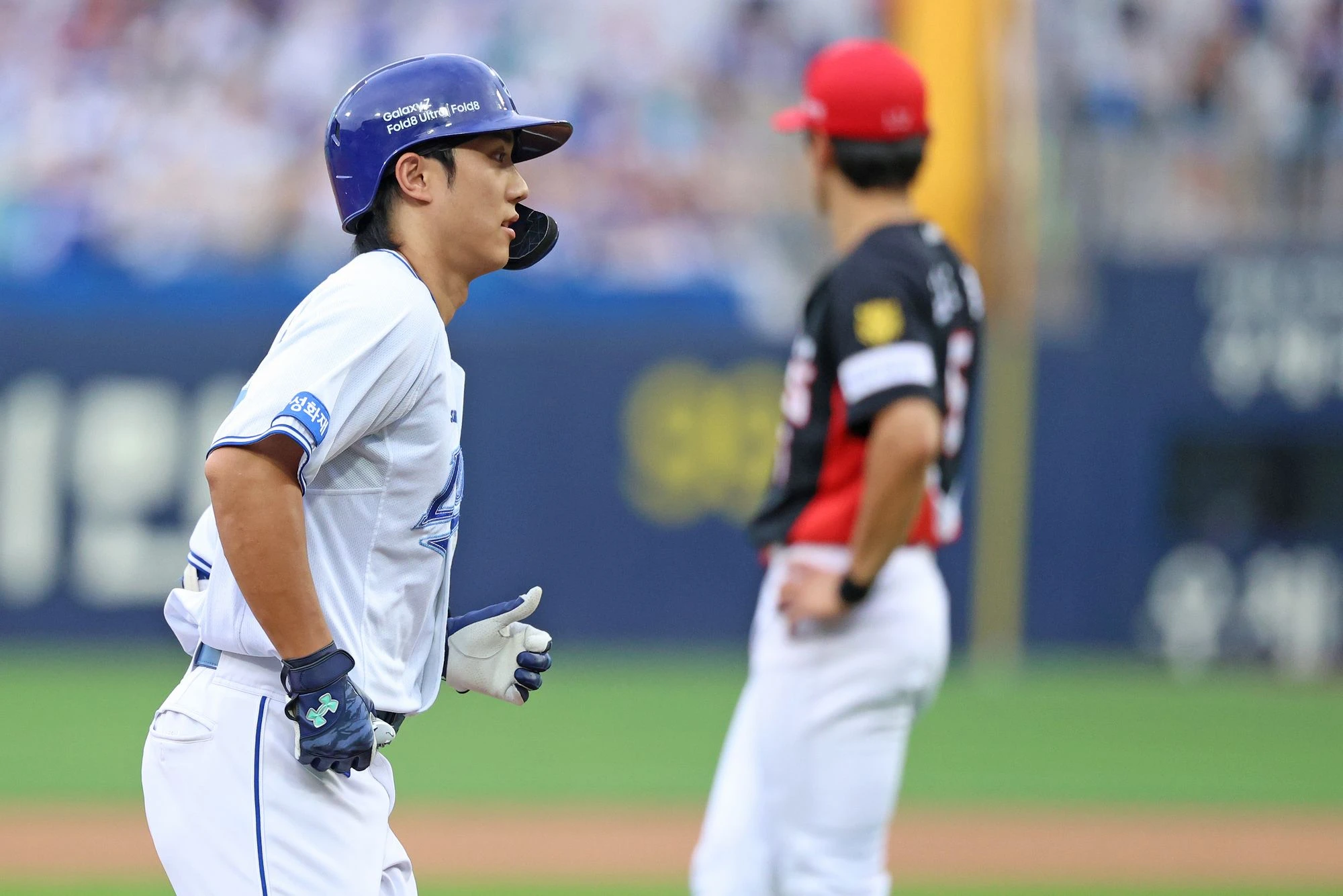 28일 오후 대구삼성라이온즈파크에서 열린 '2026 신한 SOL KBO리그' KIA 타이거즈와 삼성 라이온즈의 경기, 1회말 1사 1, 3루 삼성 이재현이 스리런 홈런을 날린 뒤 그라운드를 돌고 있다. 삼성 라이온즈