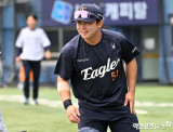 한화 가을야구, 충분히 가능하다…불붙은 문현빈 방망이, 이글스 5강 희망도 살아났다 