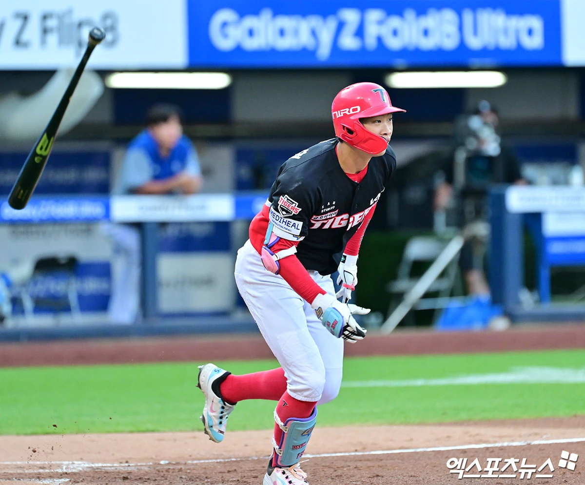 29일 오후 대구삼성라이온즈파크에서 열린 '2026 신한 SOL Bank KBO리그' KIA 타이거즈와 삼성 라이온즈의 경기, 1회초 2사 만루 KIA 박재현이 2타점 적시타를 날리고 있다. 대구, 김한준 기자