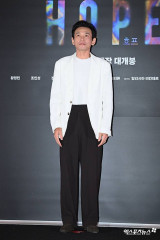 "성관계는 없었다" 황정민 '사생활 의혹' 폭로자, 만남 경위 공개