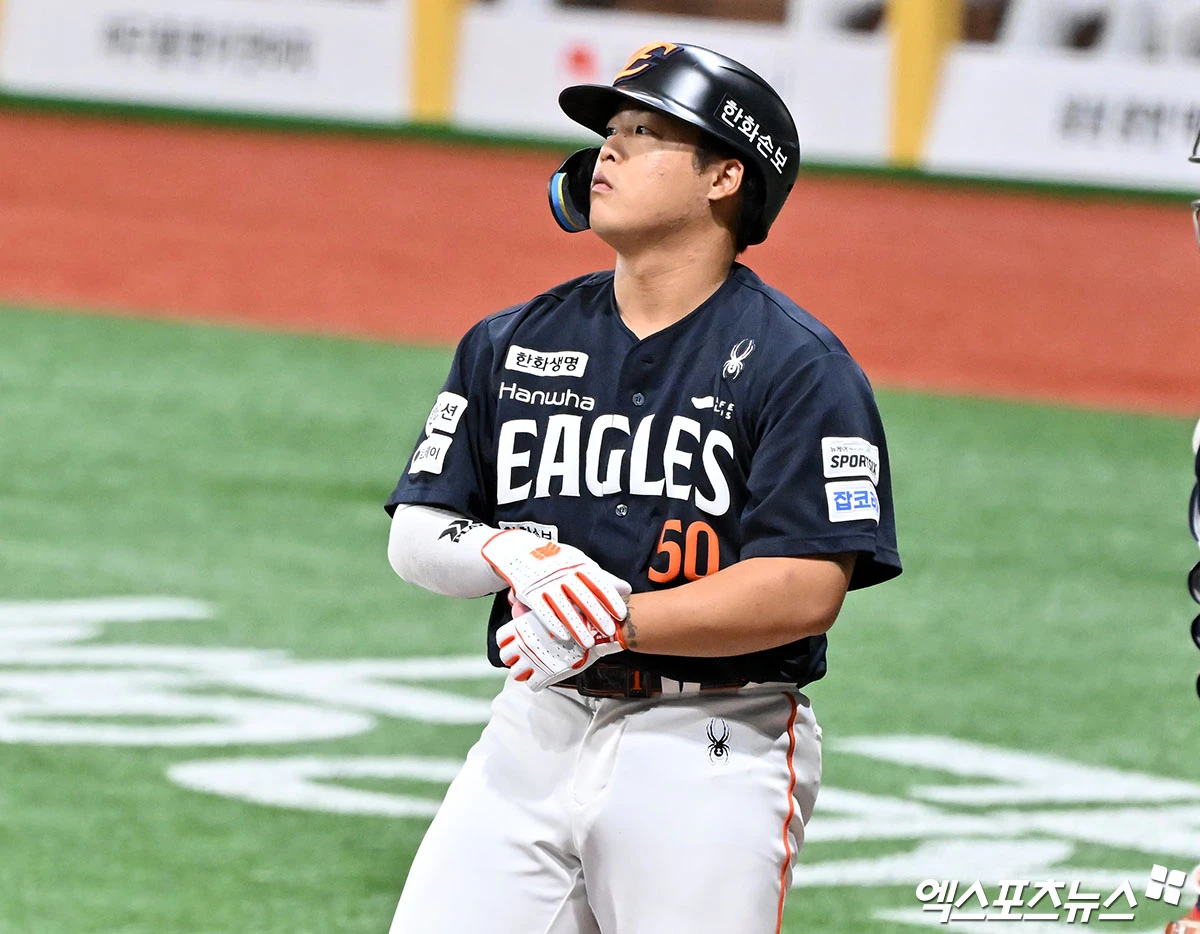 한화 이글스 좌타 거포 강백호가 31일 수원 KT위즈파크에서 열리는 2026 신한 SOL KBO리그 KT 위즈와의 팀 간 10차전에 앞서 1군 엔트리에 등록, 4번 지명타자로 선발출전한다. 사진 엑스포츠뉴스 DB
