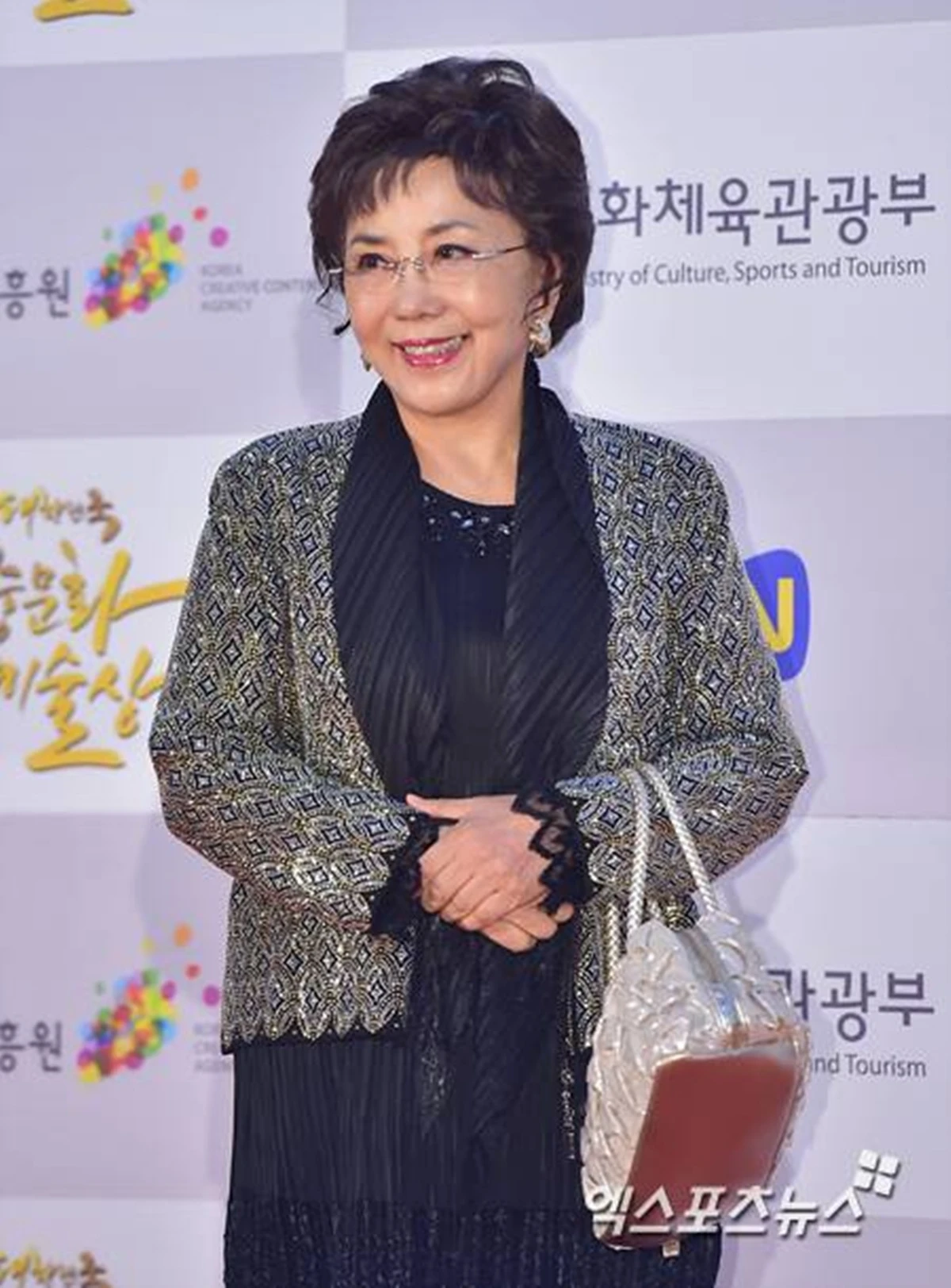 배우 사미자가 86세의 나이로 유튜브 크리에이터에 도전한다.