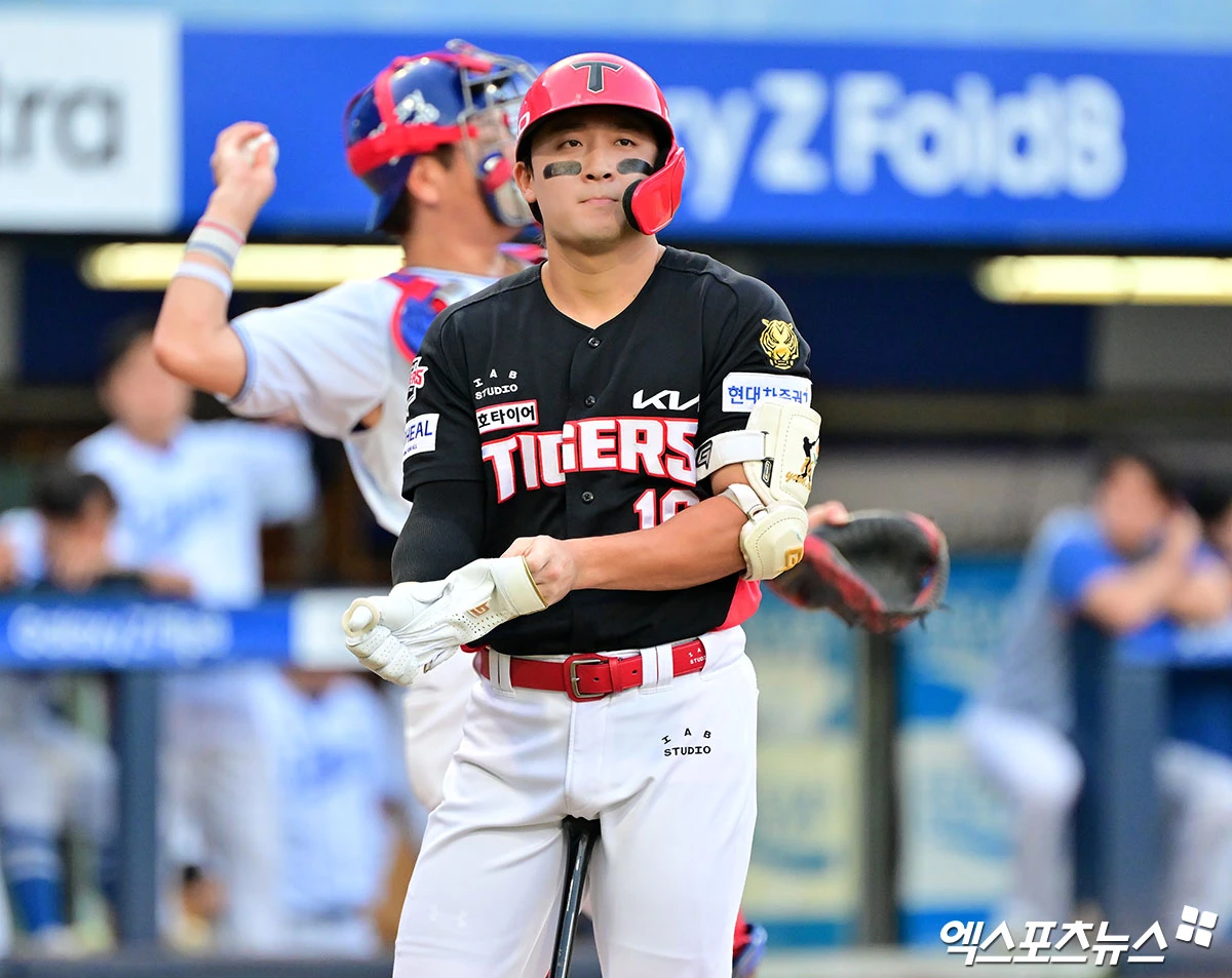 29일 오후 대구삼성라이온즈파크에서 열린 '2026 신한 SOL Bank KBO리그' KIA 타이거즈와 삼성 라이온즈의 경기, 1회초 2사 1,2루 KIA 윤도현이 볼넷으로 출루하고 있다. 엑스포츠뉴스 DB