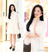 ‘인간 명화’ 김지원, 미니멀한데 존재감은 확실…고품격 비주얼