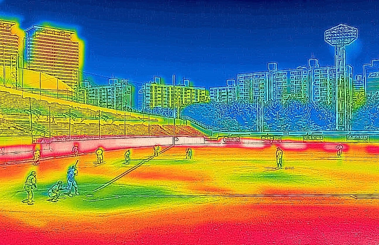 7일 서울 양천구 목동야구장에서 봉황대기 고교야구 경기가 열리고 있다. 폭염 탓에 오전에만 경기가 열린다. 연합뉴스
