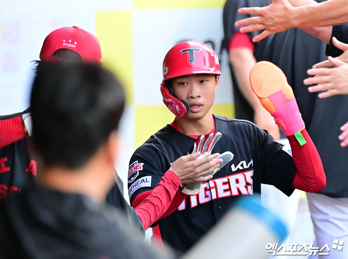 29일 오후 대구삼성라이온즈파크에서 열린 '2026 신한 SOL Bank KBO리그' KIA 타이거즈와 삼성 라이온즈의 경기, 1회초 무사 2루 KIA 박재현이 박상준의 1타점 적시타때 득점에 성공하고 있다. 엑스포츠뉴스 DB