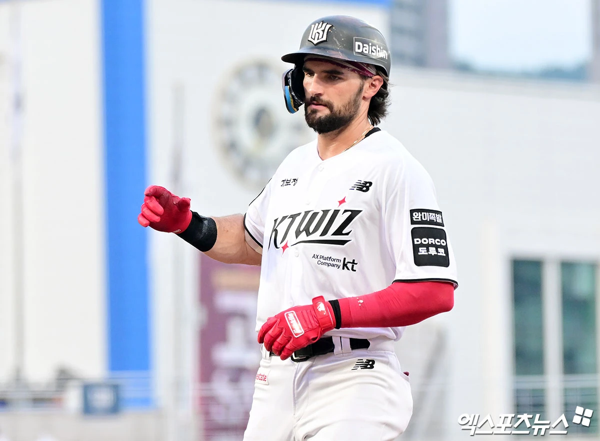 KT 위즈 외국인 타자 샘 힐리어드가 KBO가 10일 발표한 2026 신한 SOL KBO리그 7월 월간 MVP 수상의 영예를 안았다. 사진 엑스포츠뉴스 DB
