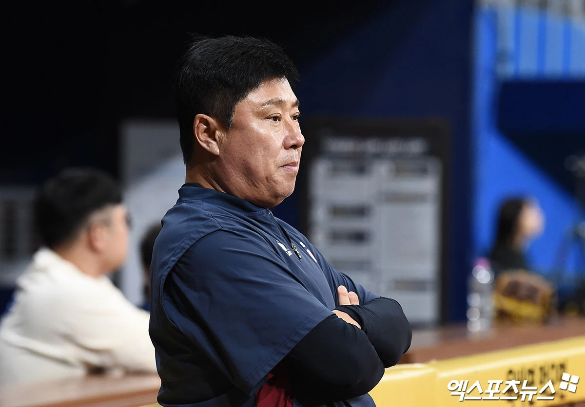 김태형 감독이 이끄는 롯데 자이언츠. 2025시즌 전반기를 3위로 마감하고도 8월 12연패 포함 7승16패3무에 그치면서 최종 7위로 포스트시즌 진출에 실패했다. 사진 엑스포츠뉴스 DB