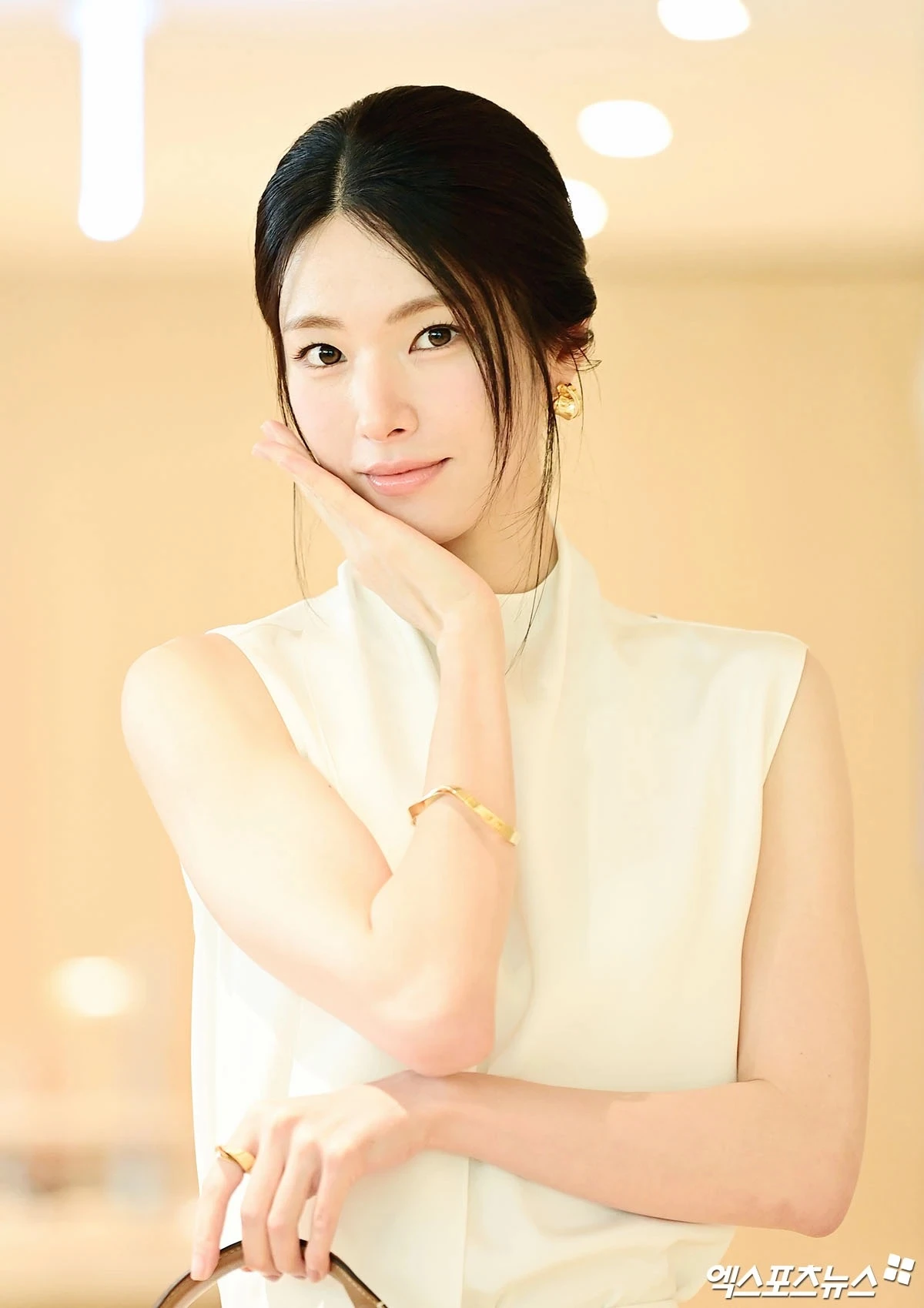 하영.