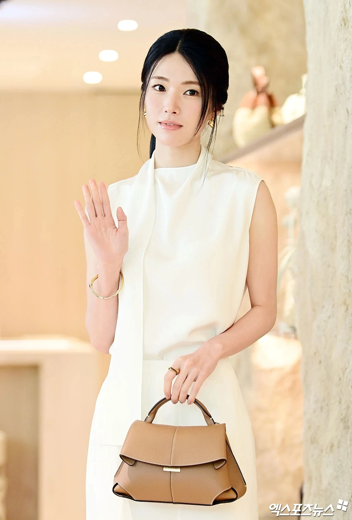 하영.