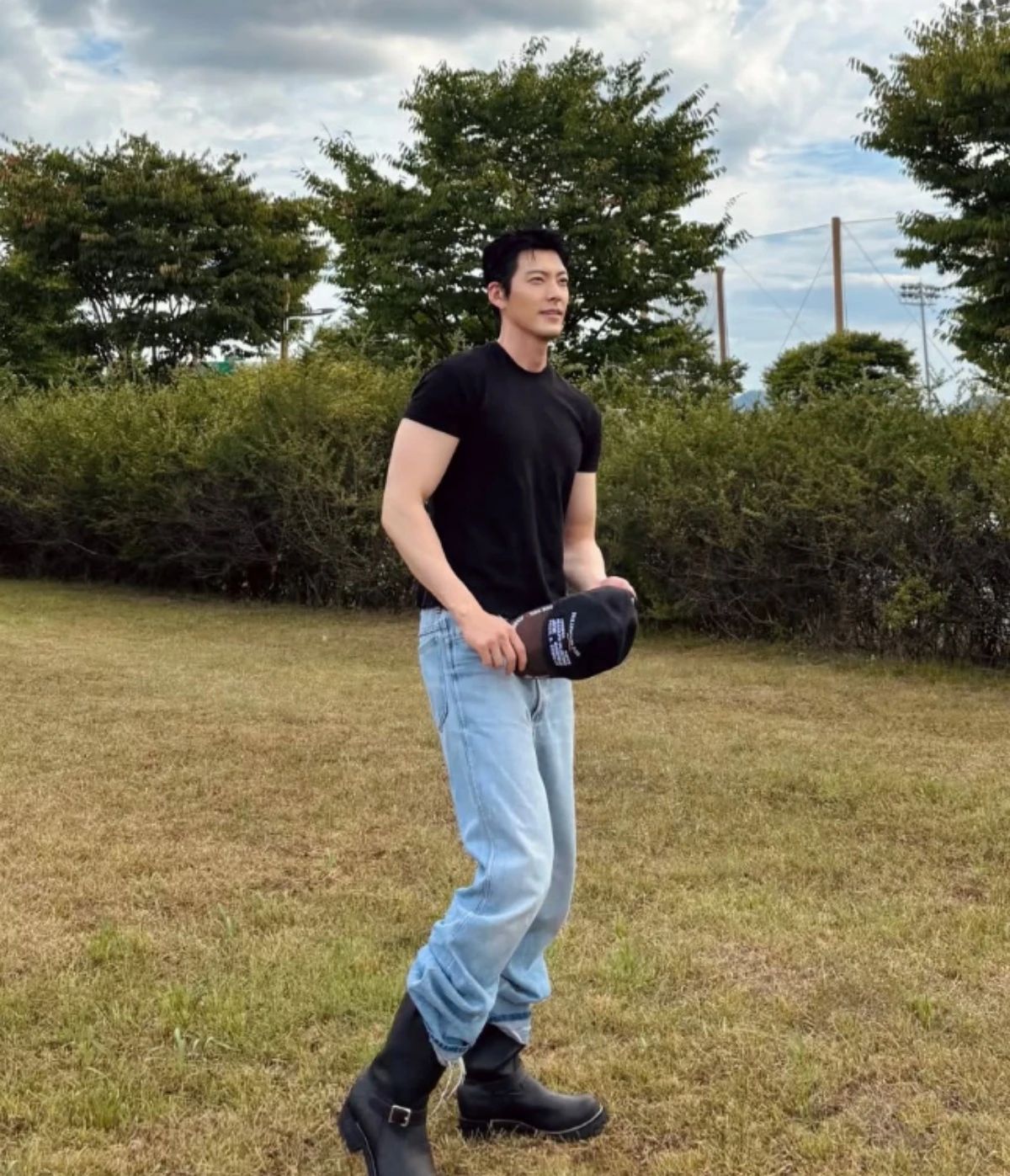 김우빈 SNS.
