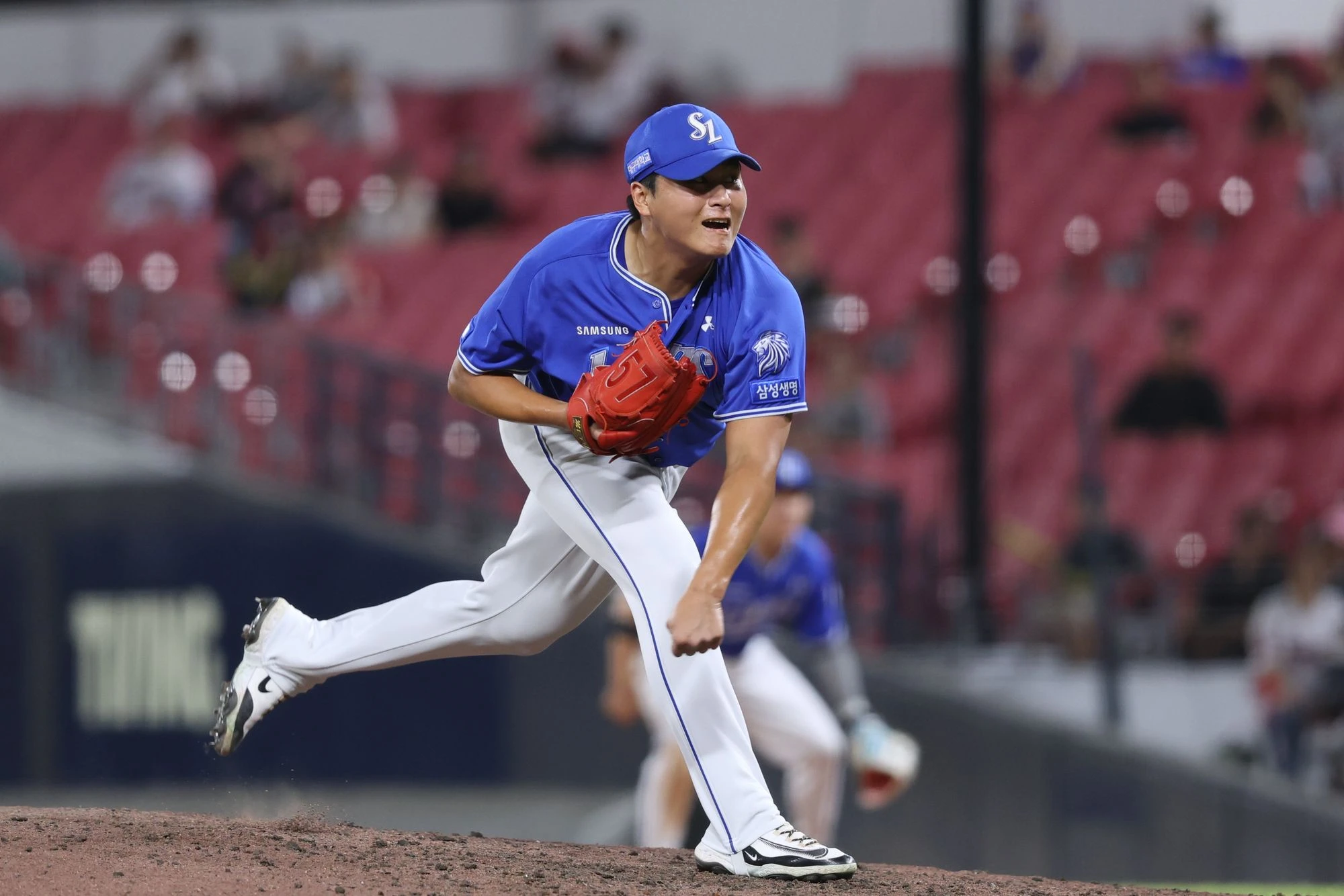 삼성 라이온즈 좌완 이승현이 15일 대구 삼성 라이온즈파크에서 열린 2026 신한 SOL KBO리그 한화 이글스와의 팀 간 12차전에서 1회초 1사 만루 위기에서 등판, 채은성을 병살타로 처리했다. 사진 삼성 라이온즈