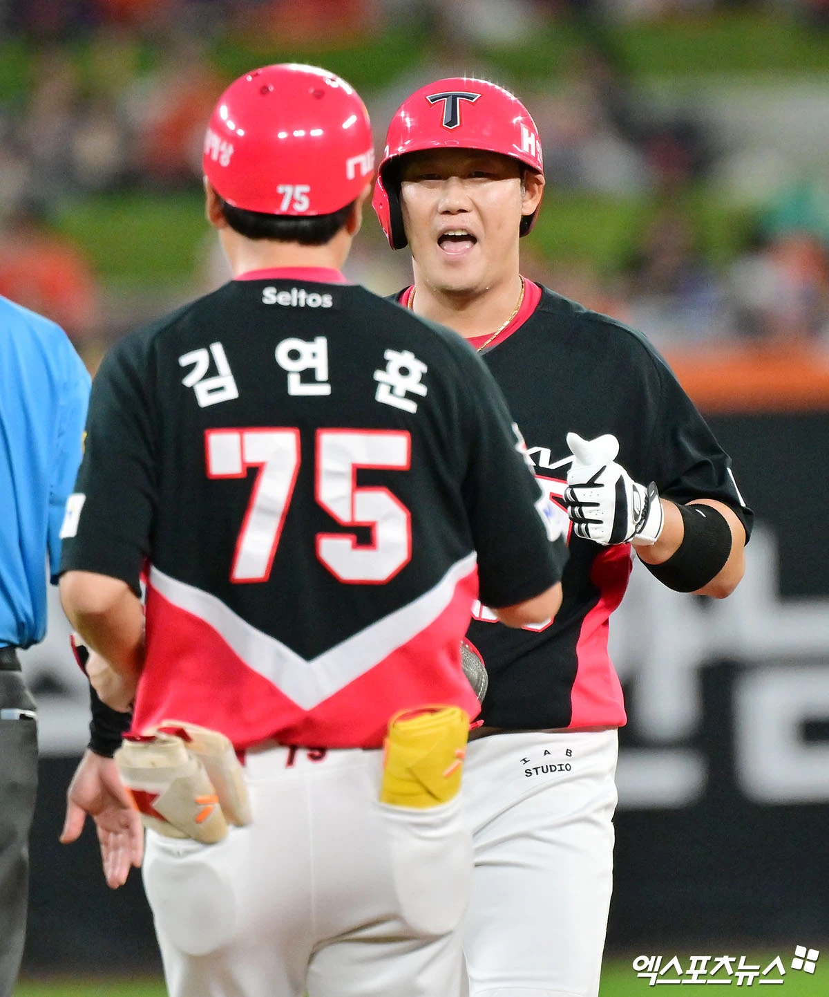 18일 오후 대전 한화생명 볼파크에서 열린 '2026 신한 SOL Bank KBO리그' KIA 타이거즈와 한화 이글스의 경기, 2회초 1사 KIA 하주석이 2루타를 날린 후 기뻐하고 있다. 대전, 김한준 기자