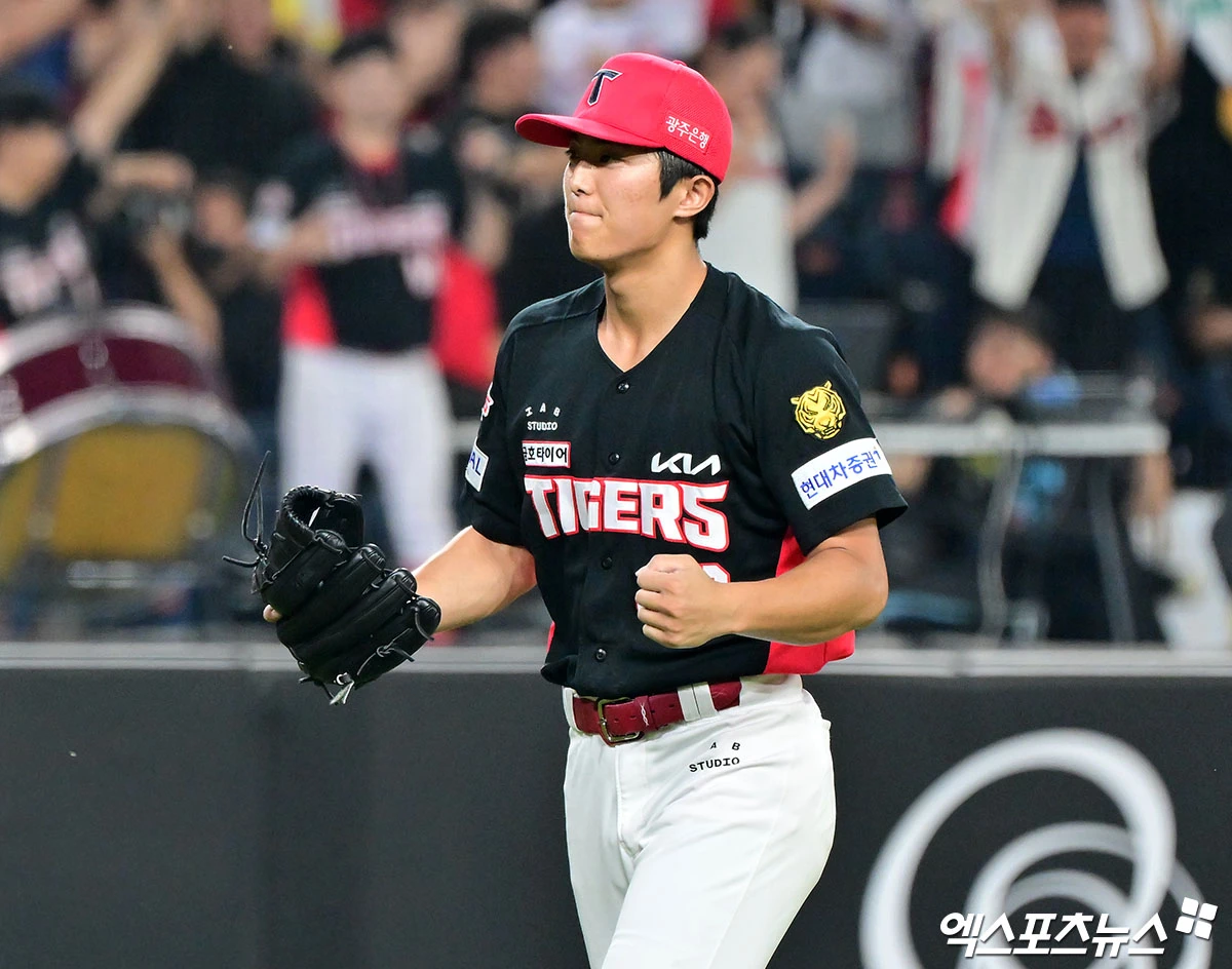 18일 오후 대전 한화생명 볼파크에서 열린 '2026 신한 SOL Bank KBO리그' KIA 타이거즈와 한화 이글스의 경기, KIA가 김도영의 솔로포에 힘입어 한화에 4:3 승리를 거뒀다. 이날 경기에서 승리한 KIA 이의리가 기뻐하고 있다. 대전, 김한준 기자