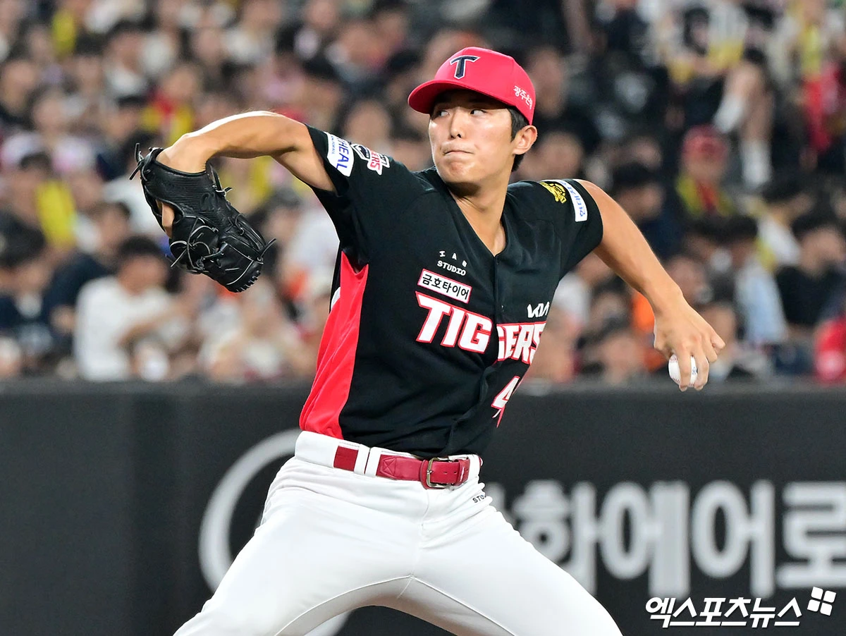 18일 오후 대전 한화생명 볼파크에서 열린 '2026 신한 SOL Bank KBO리그' KIA 타이거즈와 한화 이글스의 경기, 8회말 2사 1,2루 KIA 이의리가 연습 투구를 하고 있다. 대전, 김한준 기자