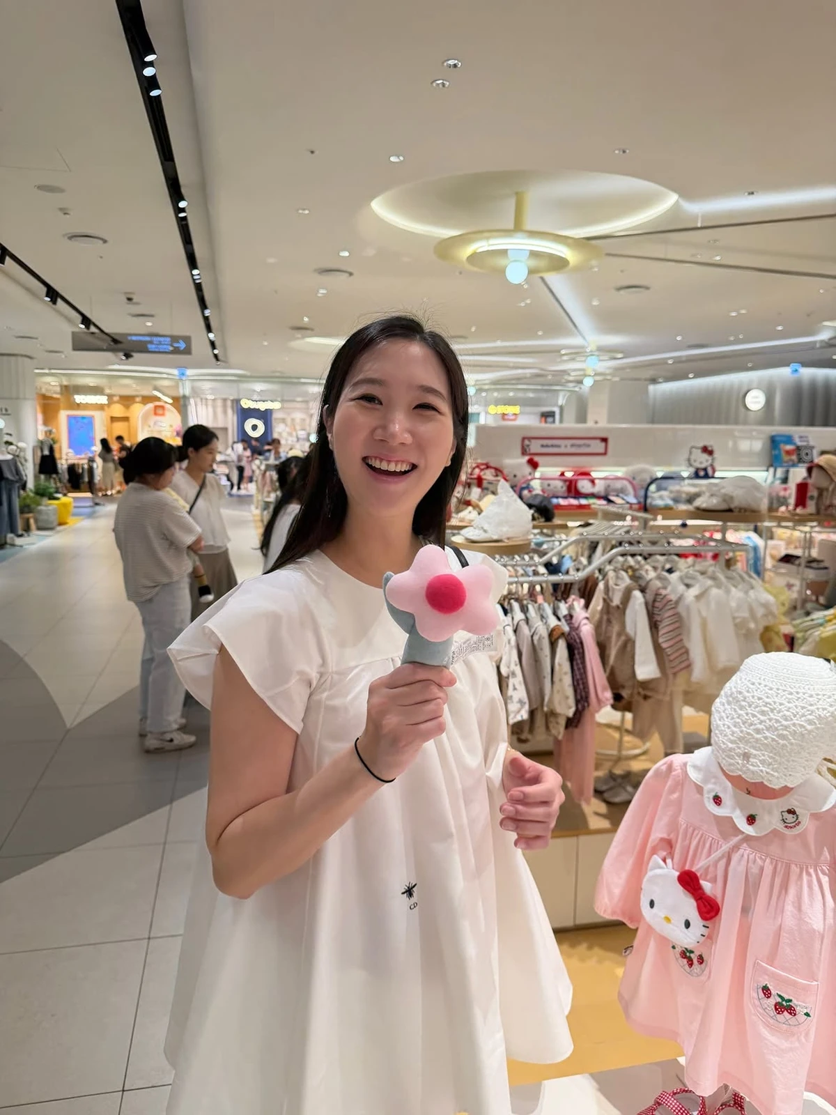 홍유경 SNS