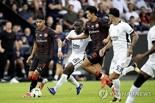 조규성이 중요한 경기에서 자신의 올 시즌 첫 골을 터트리며 소속팀의 승리를 이끌었다. 최근 일본 J리그의 마치다 젤비아와 연결됐던 조규성으로서는 자신이 여전히 유럽 무대에서 뛸 수 있는 경쟁력을 갖췄다는 걸 증명한 셈이다. 조규성이 소속팀에서 골맛을 본 것은 지난 3월 노팅엄 포레스트(잉글랜드)와의 유럽축구연맹(UEFA) 유로파리그 16강 1차전 이후 약 5개월 만이다. 사진 연합뉴스