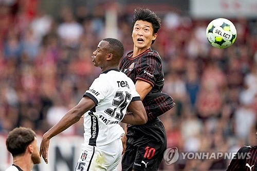 조규성이 중요한 경기에서 자신의 올 시즌 첫 골을 터트리며 소속팀의 승리를 이끌었다. 최근 일본 J리그의 마치다 젤비아와 연결됐던 조규성으로서는 자신이 여전히 유럽 무대에서 뛸 수 있는 경쟁력을 갖췄다는 걸 증명한 셈이다. 조규성이 소속팀에서 골맛을 본 것은 지난 3월 노팅엄 포레스트(잉글랜드)와의 유럽축구연맹(UEFA) 유로파리그 16강 1차전 이후 약 5개월 만이다. 사진 연합뉴스