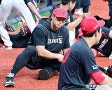 나성범 ‘스트레칭 먼저’[포토]