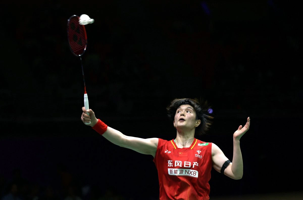 세계랭킹 1위 안세영(삼성생명)은 22일(한국시간) 인도 뉴델리 인디라 간디 아레나에서 열린 2026 세계배드민턴연맹(BWF) 세계개인선수권대회 여자단식 준결승에서 중국의 왕즈이(세계 3위)를 게임스코어 2-0(24-22 21-16)으로 제압했다. 이날 안세영은 또다시 왕즈이를 완벽하게 제압하면서 세계선수권 결승에 진출해 2023년 이후 3년 만에 대회 여자단식 금메달 탈환에 도전한다. 연합뉴스