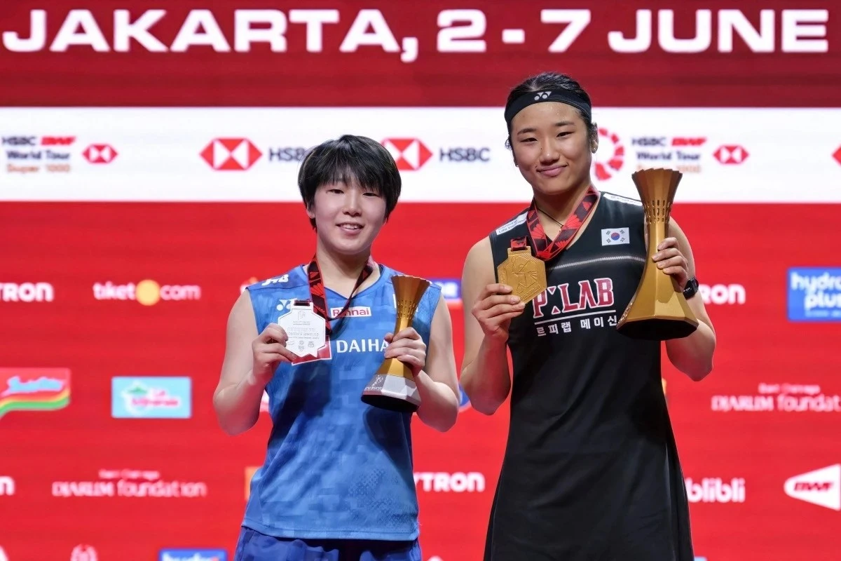 배드민턴 여자단식 세계랭킹 1위 안세영(오른쪽)이 24일(한국시간) 인도 뉴델리 인디라 간디 아레나에서 열리는 2026 세계배드민턴연맹(BWF) 세계개인선수권대회 여자단식 결승에서 세계랭킹 2위 일본의 야마구치 아카네와 격돌한다. 사진 연합뉴스 
