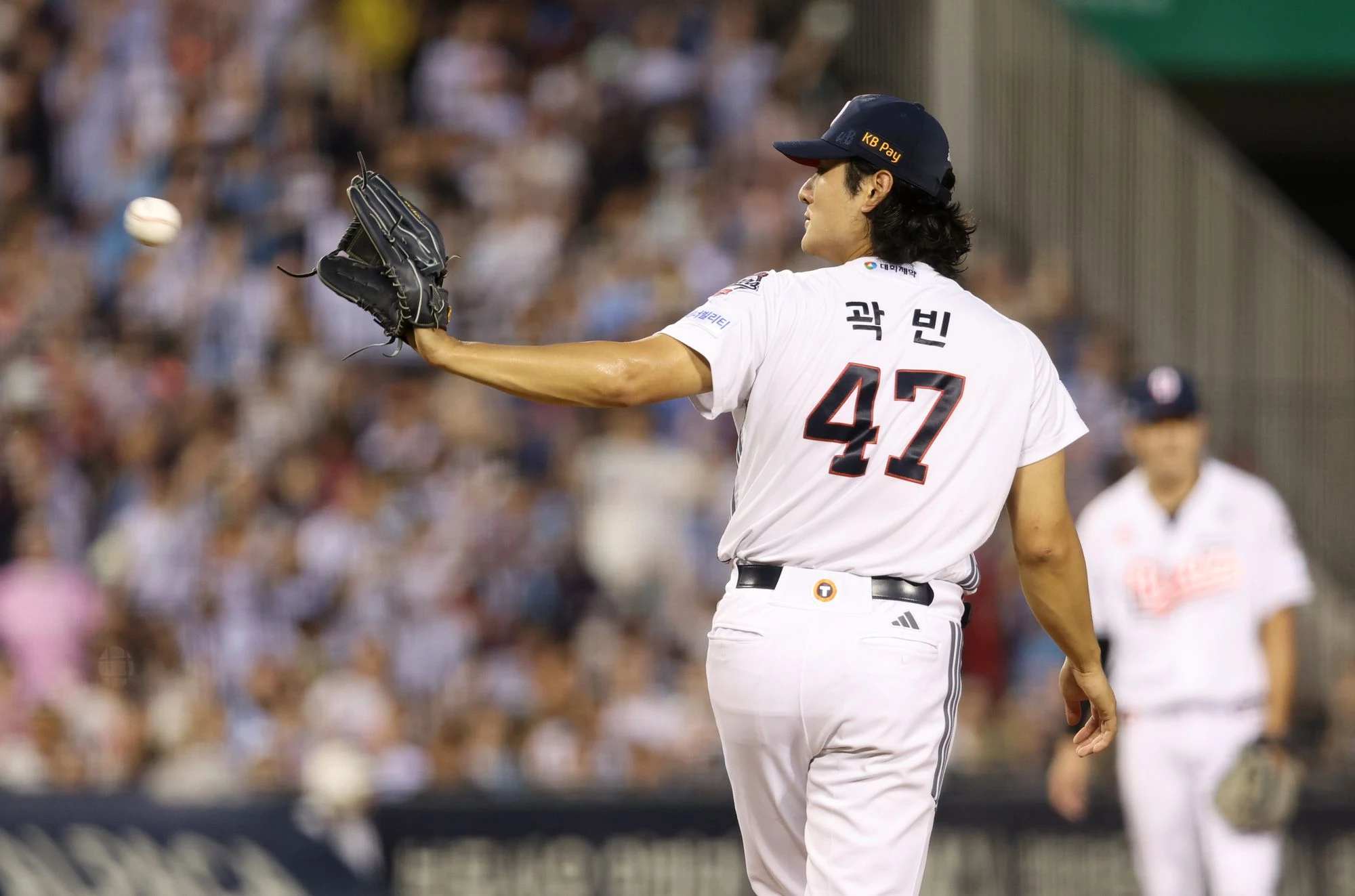 두산 베어스 에이스 곽빈이 23일 서울 잠실야구장에서 열린 2026 신한 SOL KBO리그 롯데와의 팀 간 13차전에 선발등판, 7이닝 무실점 완벽투로 시즌 10승을 따냈다. 사진 두산 베어스