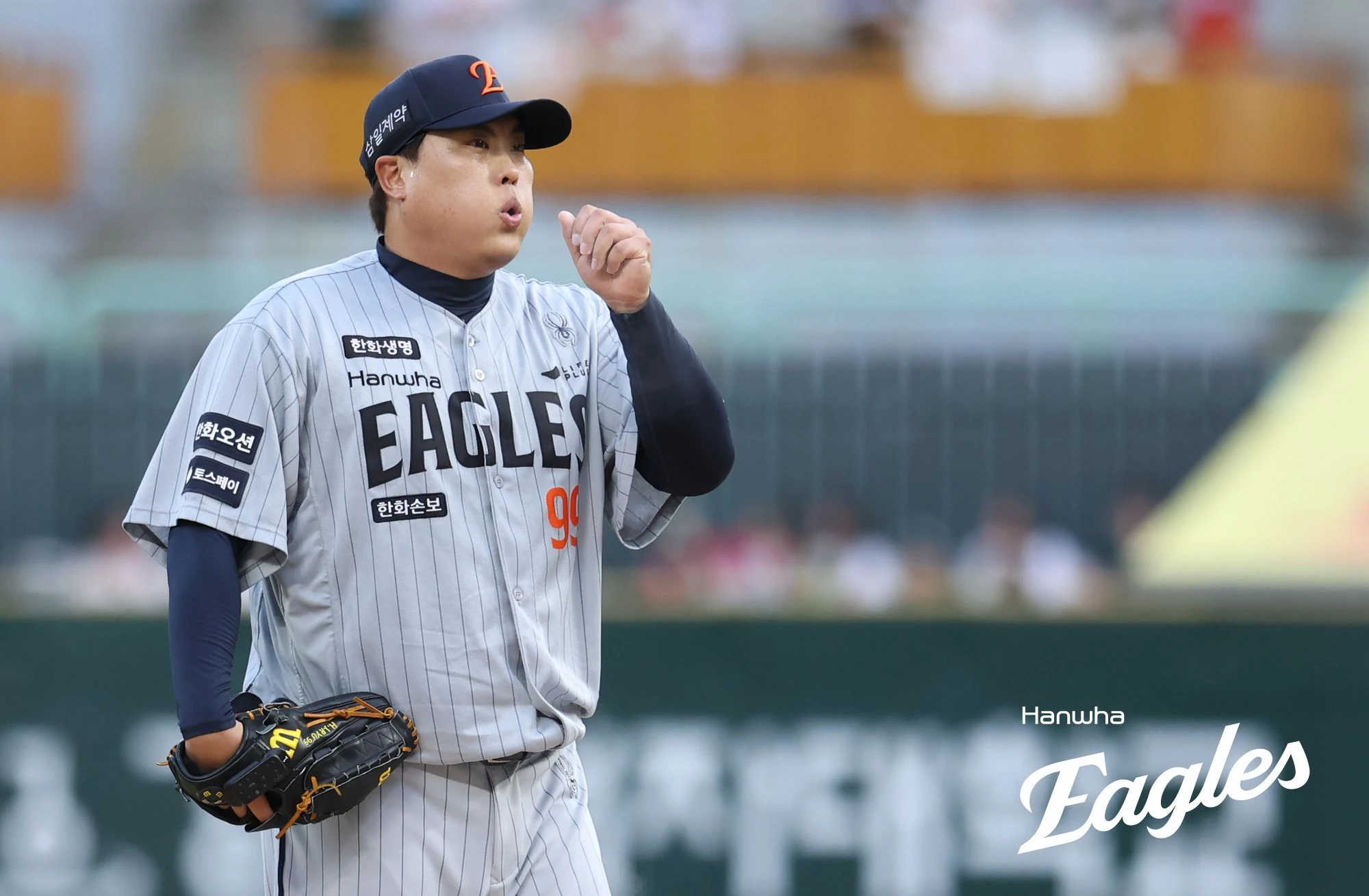 26일 오후 인천SSG랜더스필드에서 열린 '2026 신한 SOL KBO리그' 한화 이글스와 SSG 랜더스의 경기, 한화 선발 류현진이 투구를 준비하고 있다. 한화 이글스