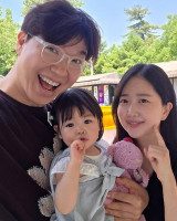'비행기 민폐' 박수홍, 53세에 얻은 귀한 딸인데 또 구설…800만원 신발장·사진사 박제 재조명 [엑's 이슈]