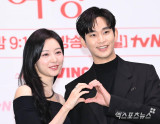김지원은 의사로·김수현은 시상자로…'눈물의 여왕' 이후 2년 만에 나란히 컴백 [엑's 이슈]