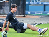 김도영 ‘폼롤러 사용해서’[포토]