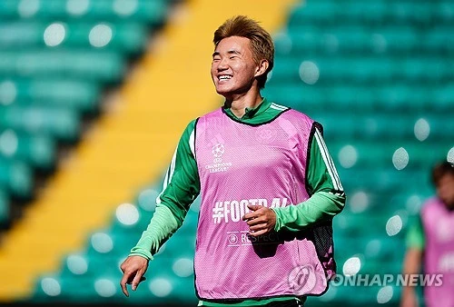 2026 아이치·나고야 아시안게임 남자축구대표팀의 와일드카드 양현준이 소속팀 셀틱에서 시즌 첫 골을 터뜨리며 절정의 컨디션을 과시했다. 양현준은 3일(한국시간) 영국 글래스고 셀틱 파크에서 열린 애버딘과의 2026-2027시즌 스코티시 프리미어십 5라운드 홈 경기에서 왼쪽 측면 공격수로 선발 출전해 3-0 완승을 이끄는 쐐기골을 터뜨렸다. 현재까지 양현준의 활약만 놓고 보면 이민성 감독의 선택은 기대감을 키우고 있다. 연합뉴스