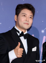 전현무, '조작 논란' 시끄러운데…이번엔 캐나다 공항서 포착 '해맑은 미소' [엑's 이슈] 