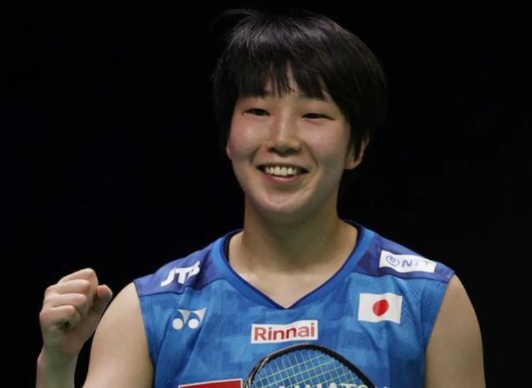 배드민턴 여자 단식 최강 안세영(삼성생명)이 세계배드민턴연맹(BWF) 월드투어 슈퍼 750 '절대 강자'로 올라섰다. 통산 슈퍼 750 우승을 16회로 늘리며 안세영을 제외한 현역 여자 단식 우승자들의 타이틀을 모두 합친 숫자까지 넘어섰다. 천위페이 6회와 야마구치 5회, 왕즈이, 인타논, 신두, 오쿠하라의 각 우승 횟수를 더하면 15회다. 안세영 한 명의 16회에 미치지 못한다. 연합뉴스