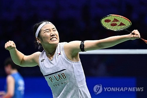 안세영은 6일(한국시간) 중국 선전의 선전 아레나에서 열린 2026 세계배드민턴연맹(BWF) 월드투어 중국 마스터즈 여자단식 결승에서 미야자키를 43분 만에 2-0(21-17 21-6)으로 꺾었다. 특히 2게임은 21-6으로 따돌리며 상대를 압도했다. 이번 우승으로 안세영은 2024년과 2025년에 이어 이 대회 3연패 위업을 달성했다. 올해 출전한 개인전 9개 대회 중 부상 기권한 일본 오픈을 빼고 8개 대회에서 결승에 올랐으며, 이 중 7개 대회에서 우승했다. 연합뉴스