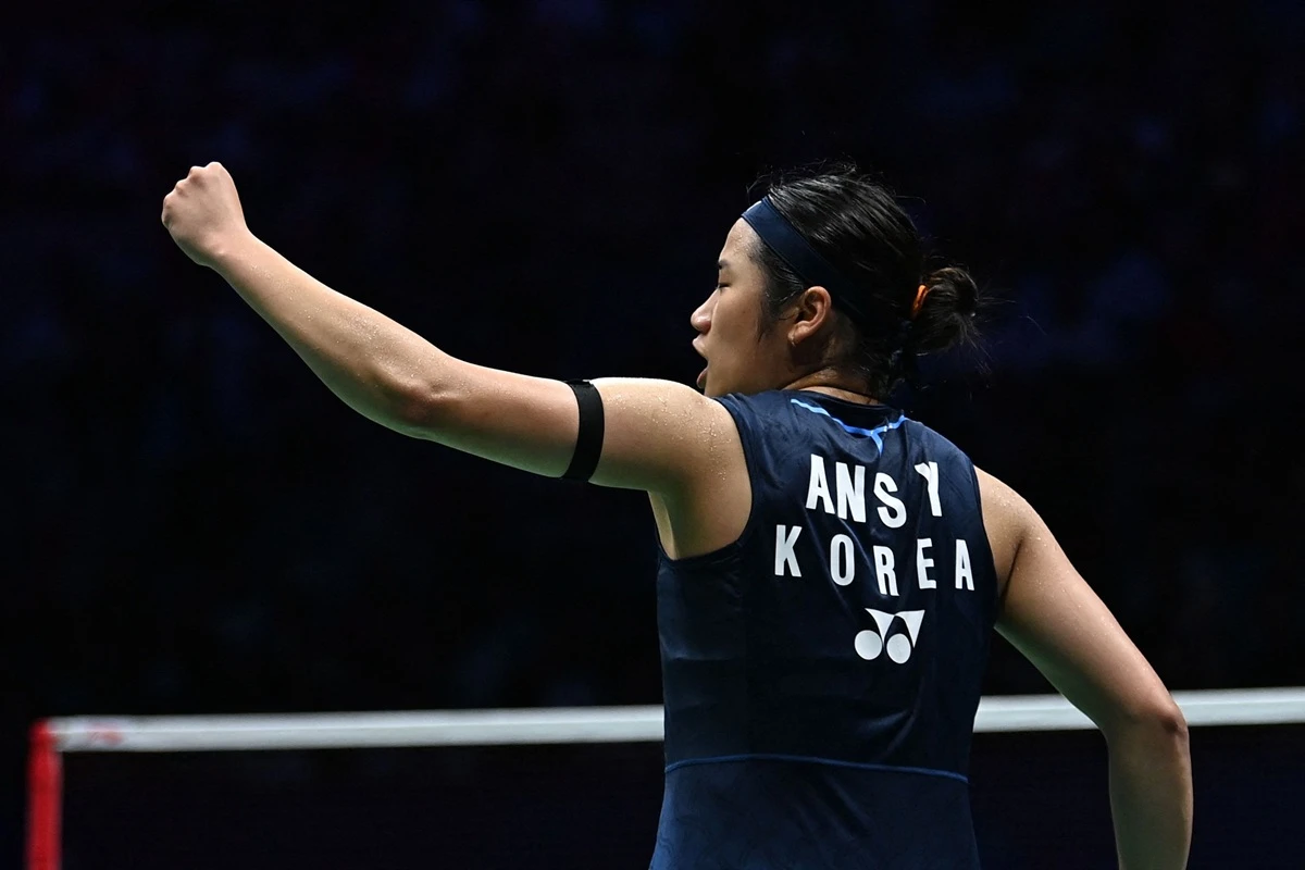 안세영은 6일(한국시간) 중국 선전의 선전 아레나에서 열린 2026 세계배드민턴연맹(BWF) 월드투어 중국 마스터즈 여자단식 결승에서 미야자키를 43분 만에 2-0(21-17 21-6)으로 꺾었다. 특히 2게임은 21-6으로 따돌리며 상대를 압도했다. 이번 우승으로 안세영은 2024년과 2025년에 이어 이 대회 3연패 위업을 달성했다. 올해 출전한 개인전 9개 대회 중 부상 기권한 일본 오픈을 빼고 8개 대회에서 결승에 올랐으며, 이 중 7개 대회에서 우승했다. 연합뉴스